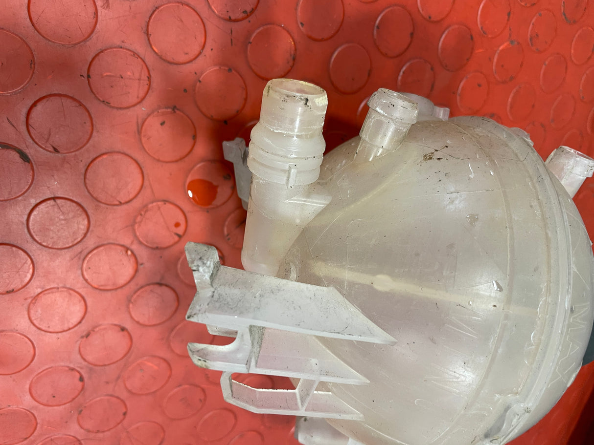 Citroen Berlingo/Peugeot Partner/Vauxhall Combo/Toyota Proace City RADIATOR COOLANT EXPANSION RESERVOIR 2019-2024 P/N 9678514680