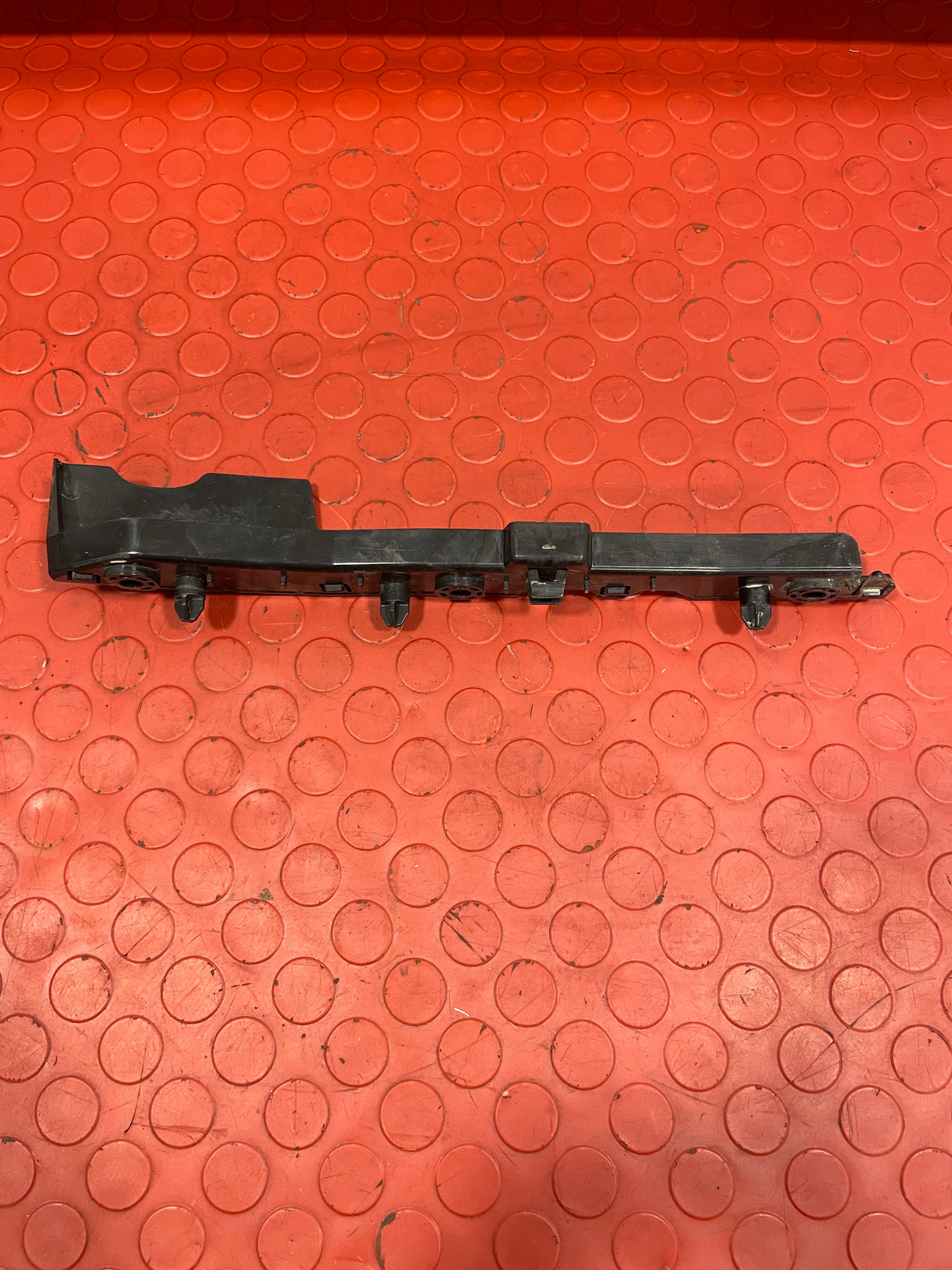 Citroen Berlingo/Peugeot Partner/Vauxhall Combo/Proace City FRONT BUMPER SIDE HOLDER LEFT 2019-2024 P/N 9821847480