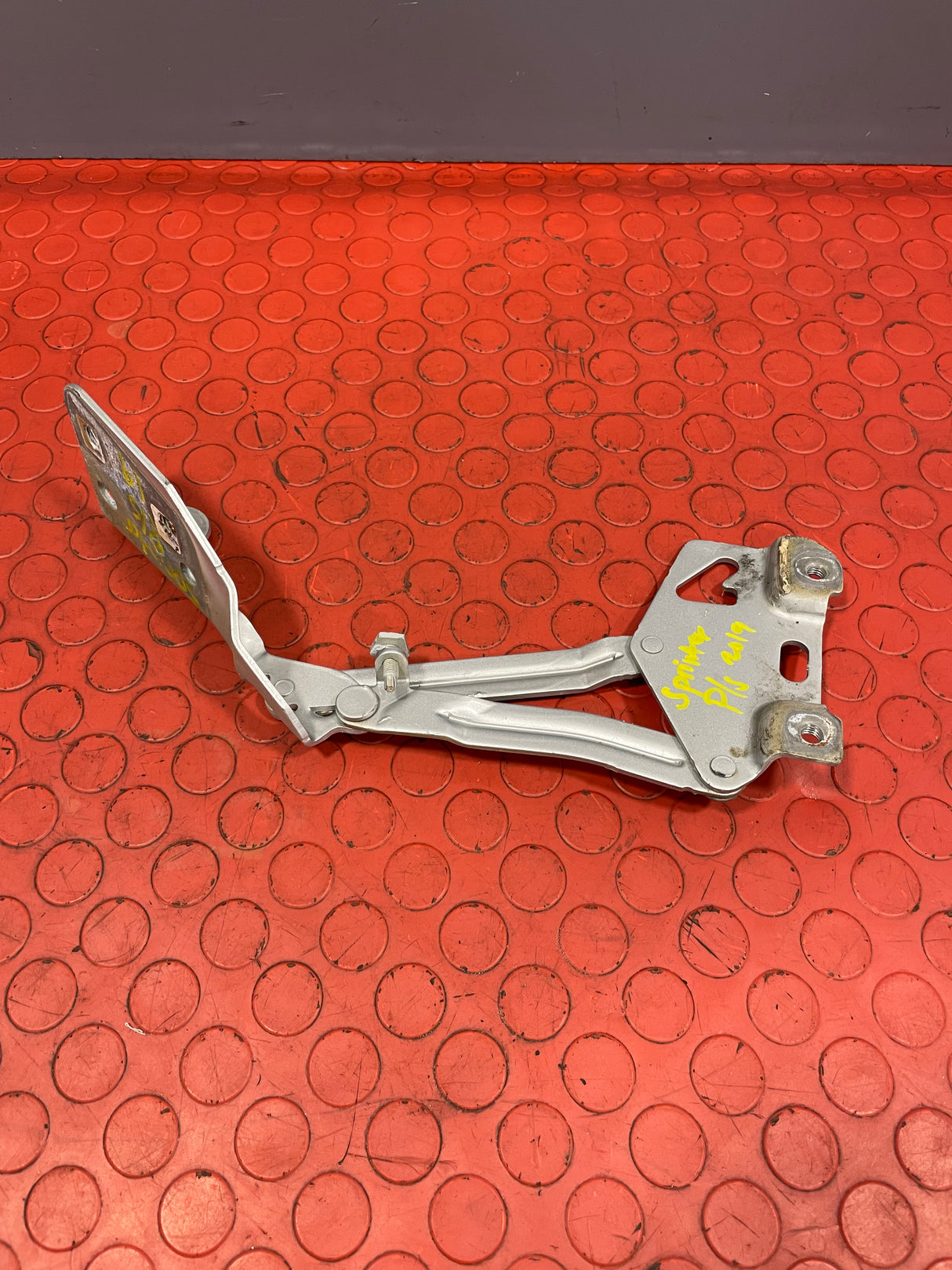 Mercedes Sprinter BONNET HINGE Passenger's Side LH 2019 P/N A9108803000