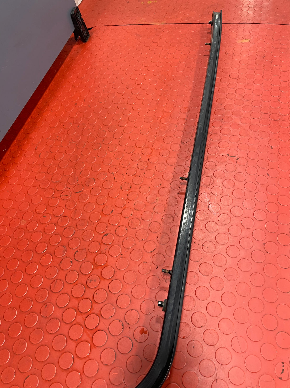 Citroen Dispatch/ Peugeot Expert/Vauxhall Vivaro/Proace/Fiat Scudo SLIDING DOOR RAIL D/S Right 2008-2016 P/N 140118780