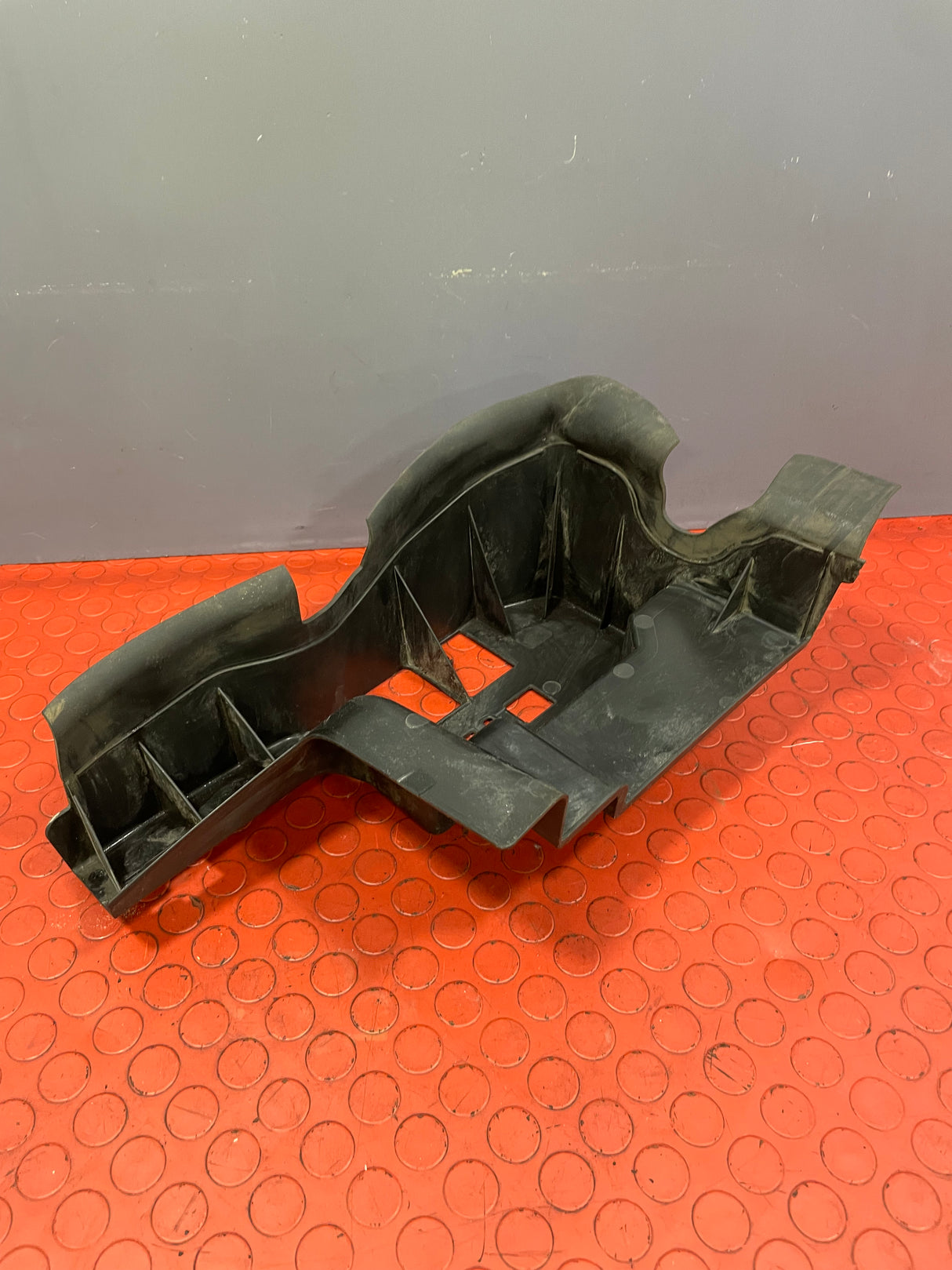 Mercedes Sprinter FRONT RIGHT AIR DUCT GUIDE 2019 P/N A9108804600
