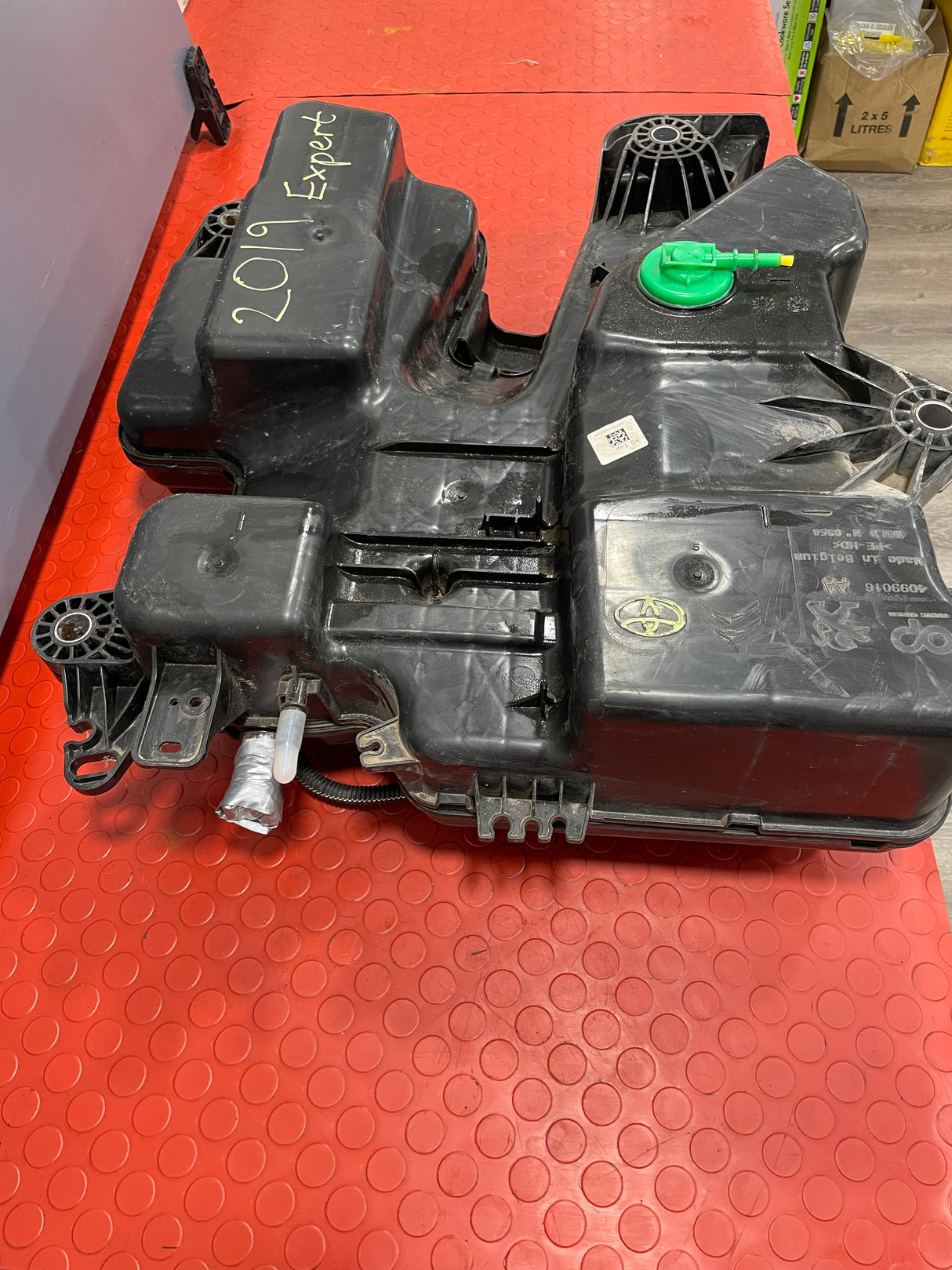 Citroen Dispatch/Peugeot Expert/Toyota Proace/Vauxhall Vivaro/Fiat Scudo ADBLUE TANK AND PUMP 2016-2024 P/N 9842316580 - 2