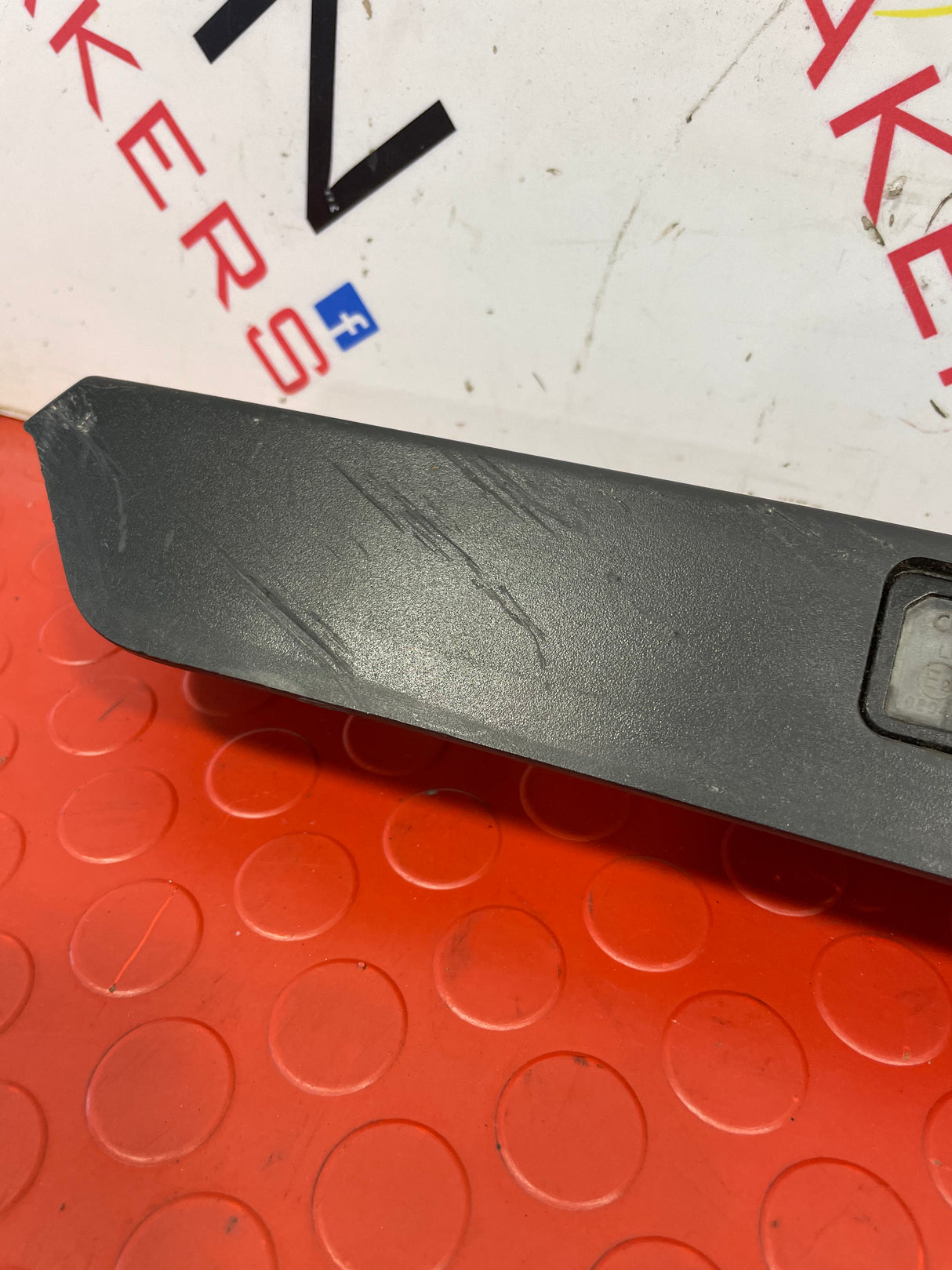 Volkswagen Crafter NUMBER PLATE LIGHT TRIM WITH LIGHTS P/N 7C0827329