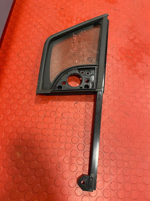 Citroen Berlingo/Peugeot Partner/Vauxhall Combo/Toyota Proace City QUARTER GLASS WINDOW Passenger Side  2019-2024 P/N 9818042280