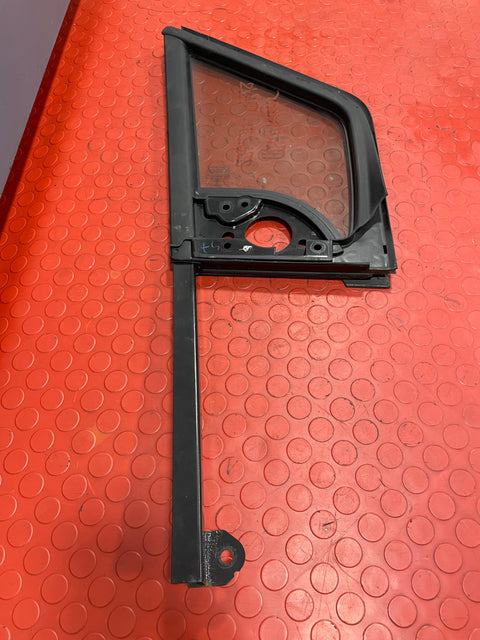Citroen Berlingo/Peugeot Partner/Vauxhall Combo/Toyota Proace City QUARTER GLASS WINDOW Passenger Side  2019-2024 P/N 9818042280