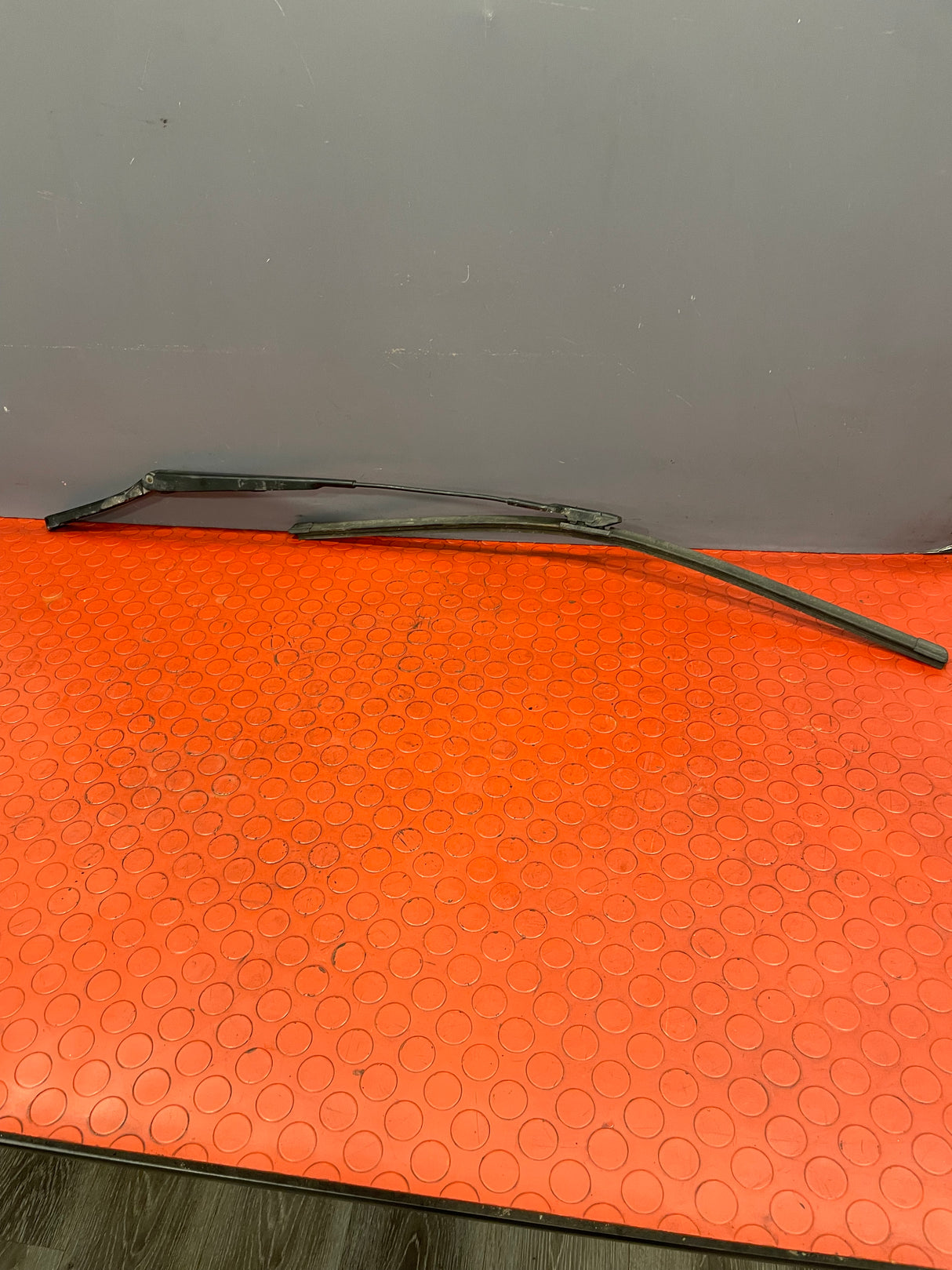 Volkswagen Crafter WIPER ARM Driver's Side O/S 2017-2023 P/N 7C2955410