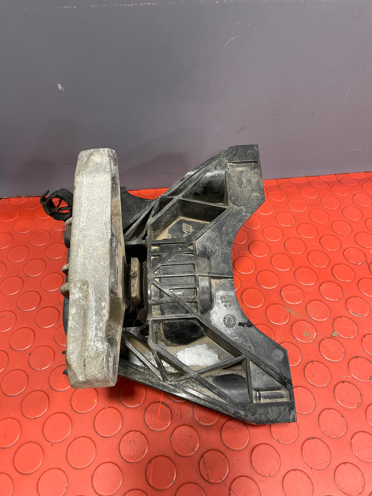 Citroen Berlingo/Peugeot Partner/Vauxhall Combo/Toyota Proace City ENGINE MOUNT O/S DRIVER'S SIDE 1.5 2019-2024 P/N 9820297580