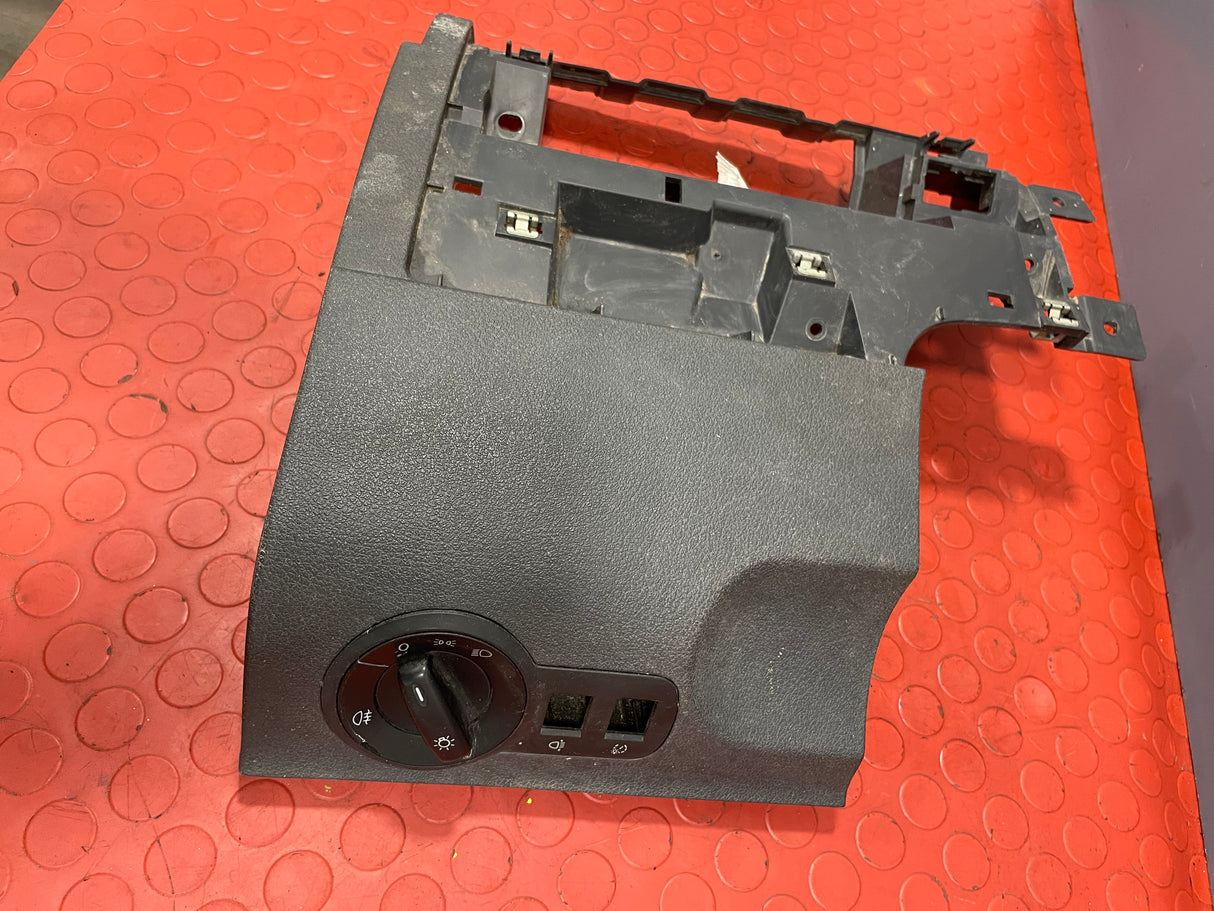 Volkswagen Caddy LOWER DASHBOARD DRIVER SIDE PANEL MK3 2013 P/N 2K6858365