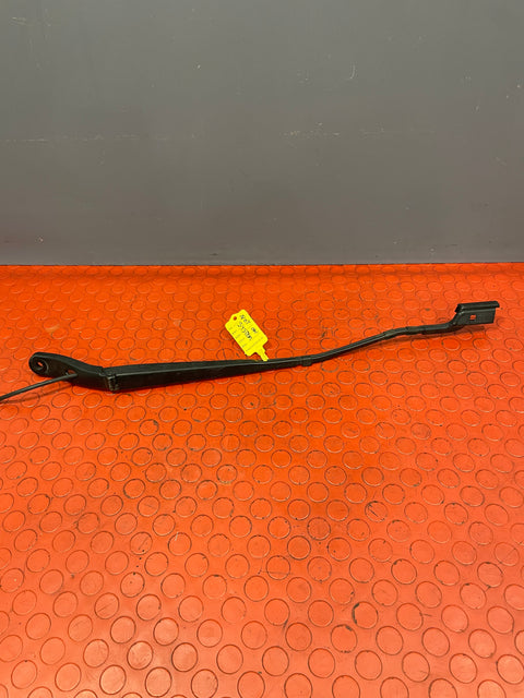Vauxhall Combo/Peugeot Partner/Citroen Berlingo/Dispatch/Toyota Proace City WINDSCREEN WIPER ARM Driver's Side O/S P/N 9817214480