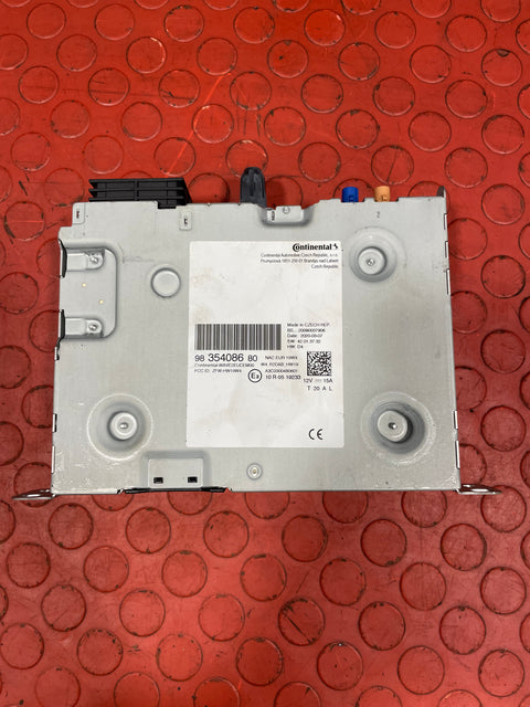 Citroen Dispatch/Peugeot Expert/Toyota Proace/Vauxhall Vivaro RADIO STEREO UNIT 2016-2024 P/N 9835408680