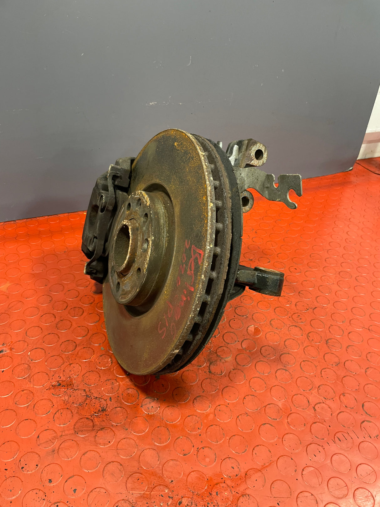 Citroen Berlingo/Peugeot Partner/Vauxhall Combo/Toyota Proace City FRONT WHEEL HUB & BRAKE SET W/ ABS SENSOR Driver's Side 2019-2024 R/N 9830798880 - 1 / 9810728280