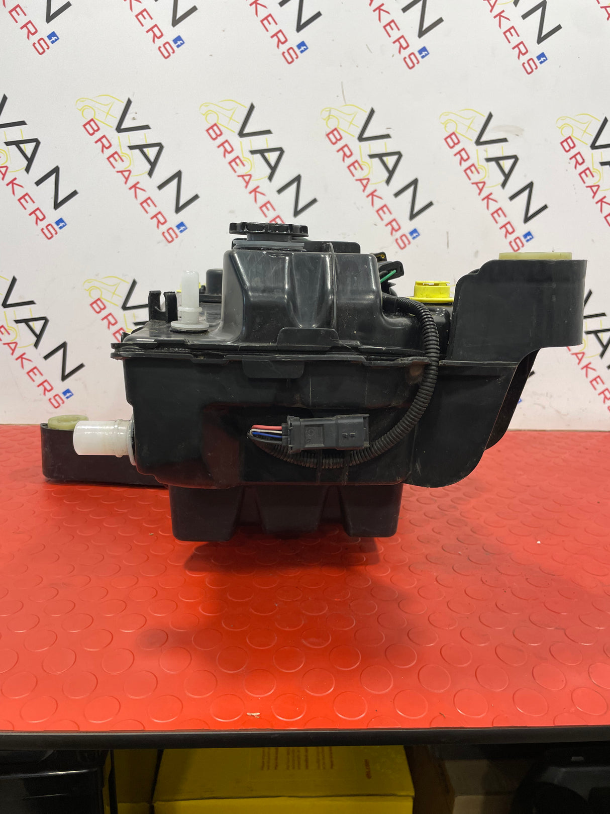 Citroen Berlingo Peugeot Partner Toyota Proace Vauxhall Combo ADBLUE TANK AND PUMP 2019-2024 P/N 9817601880