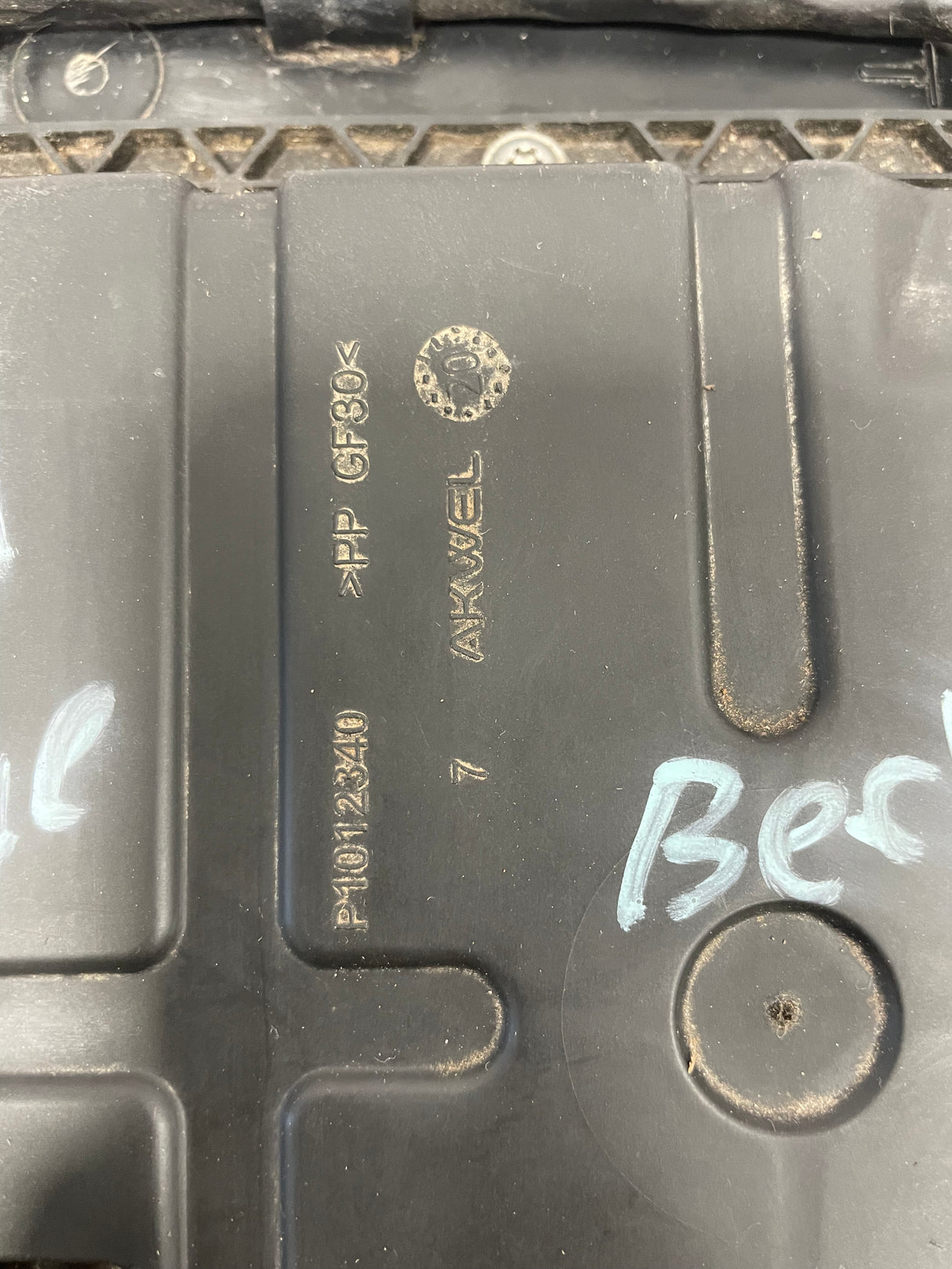 Citroen Berlingo Peugeot Partner Toyota Proace Vauxhall Combo ADBLUE TANK AND PUMP 2019-2024 P/N 9817601880