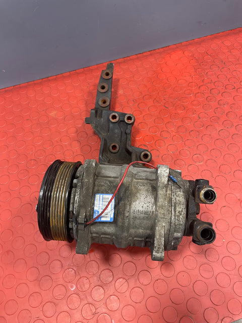 Mercedes Sprinter AIR CONDITIONING COMPRESSOR/AC PUMP W/ BRACKET 2014 P/N 03930013