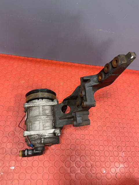 Mercedes Sprinter AIR CONDITIONING COMPRESSOR/AC PUMP W/ BRACKET 2014 P/N 03930013