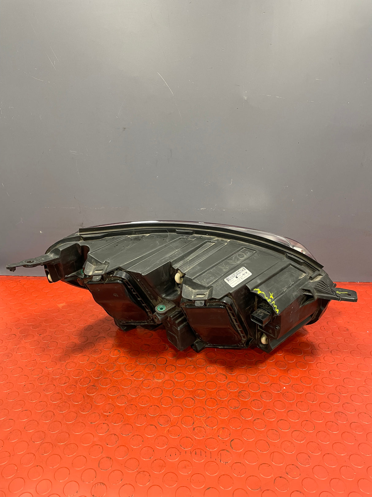 Vauxhall Vivaro/Citroen Dispatch/Peugeot Expert/Toyota Proace/Fiat Scudo HEADLIGHT ASSEMBLY Passenger's Side (w/ Repair Please See Photos) 2016-2024 P/N 9808567980 - 1