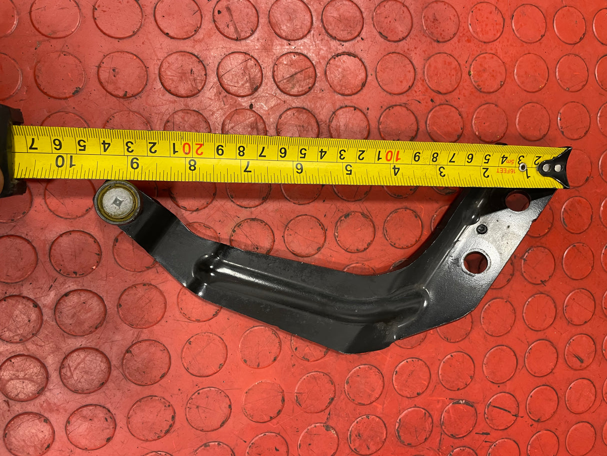 Toyota Proace/Citroen Dispatch/Peugeot Expert/Vauxhall Vivaro SIDE LOADING DOOR TOP ROLLER O/S DRIVERS SIDE 2017-2023 P/N 9823714580