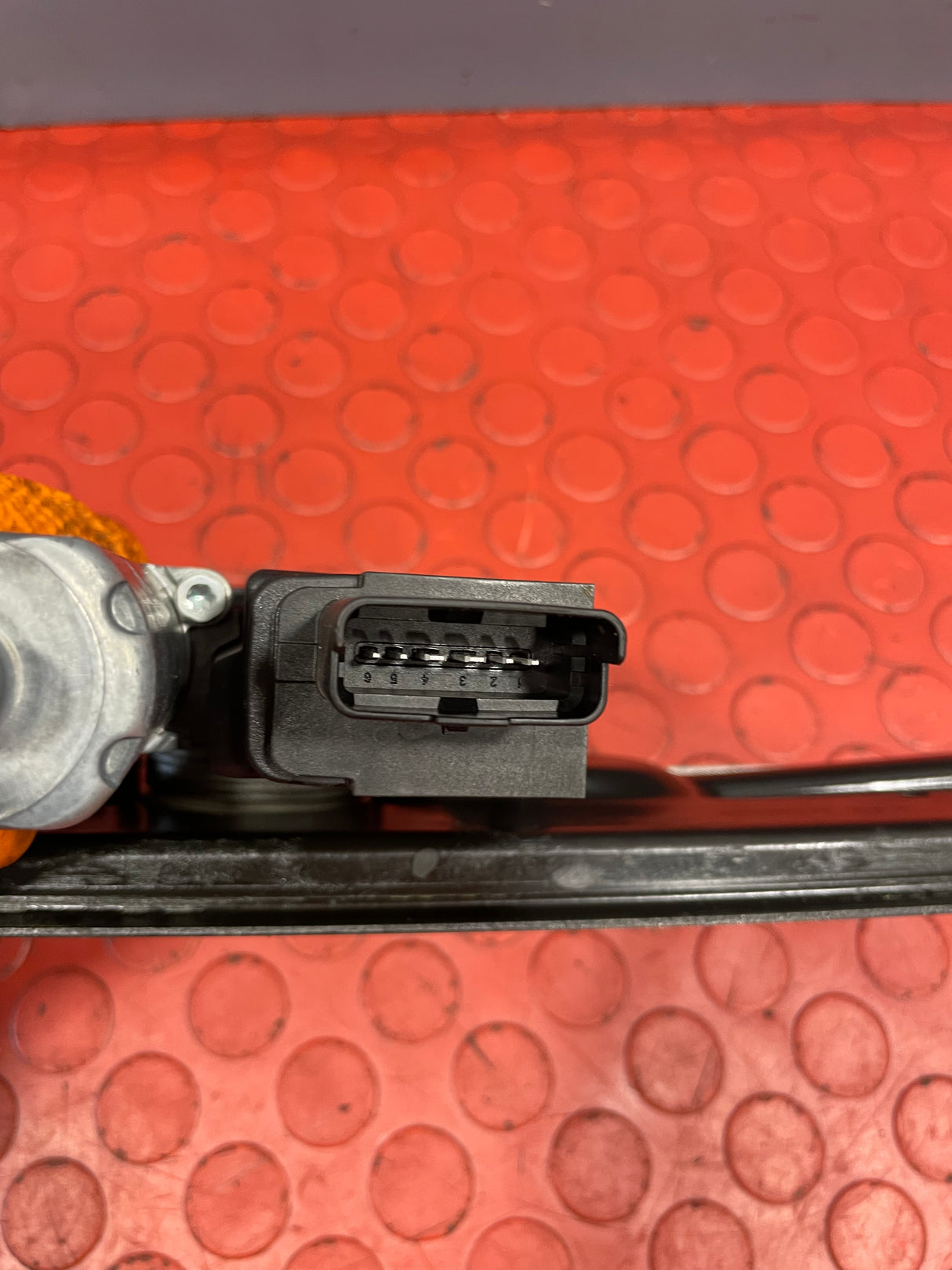 Vauxhall Vivaro/Citroen Dispatch/Peugeot Expert/Toyota Proace WINDOW REGULATOR FRONT PASSENGER'S SIDE (6 Pin) 2021 P/N 9829503680 - 1
