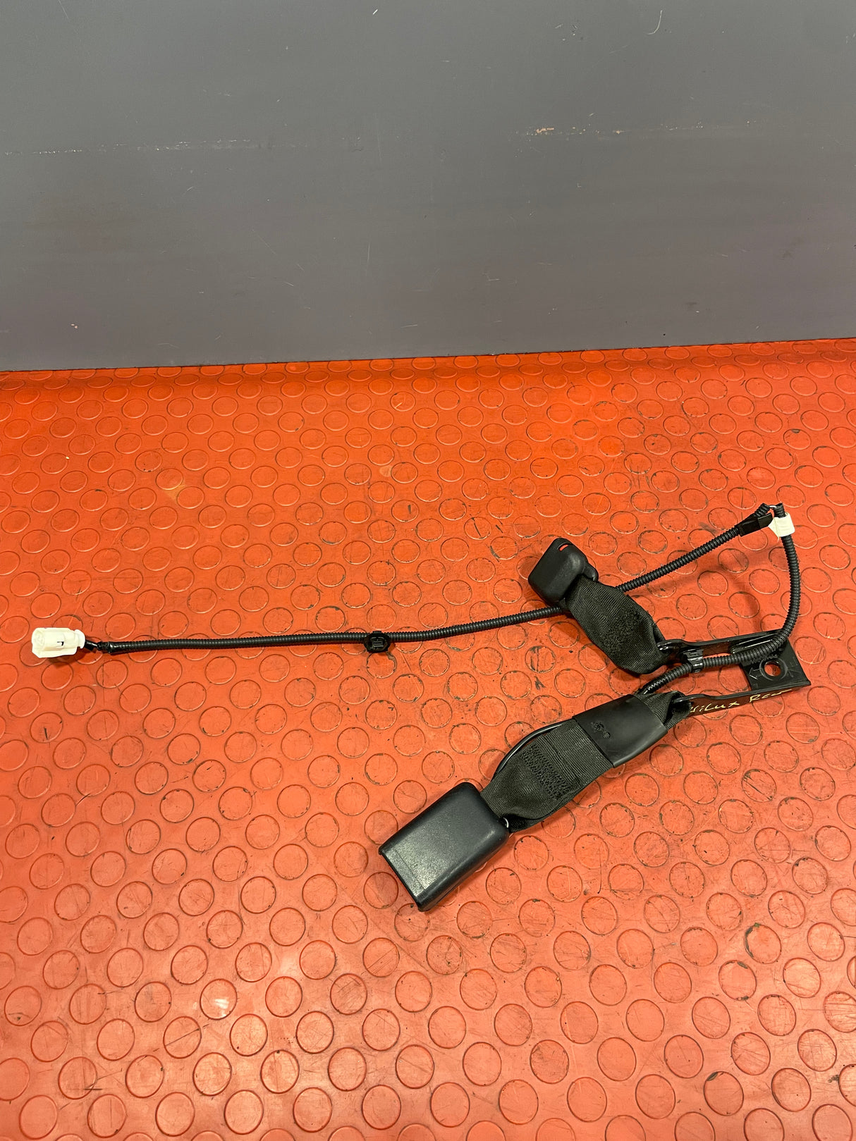 Toyota Hilux Invincible SAFETY SEAT BELT BUCKLE Back Seat 2016-2023 P/N 629926300A / 733900K250