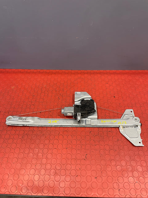 Citroen Berlingo/Peugeot Partner DRIVER SIDE FRONT DOOR WINDOW REGULATOR WITH MOTOR (6 PIN) 1.6 2008-2018 P/N 9802389180