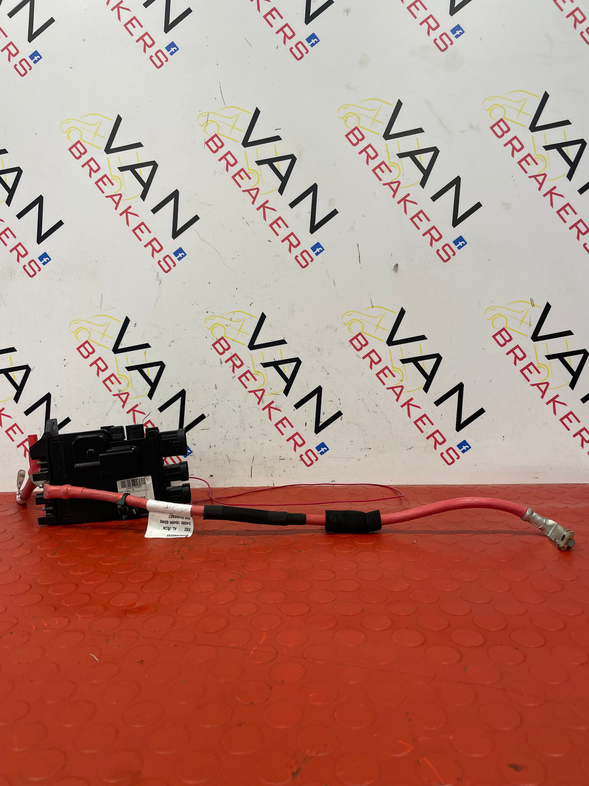 Vauxhall Vivaro/ Renault Trafic/Nissan NV300 BATTERY FUSE BOX 2015-2019 1.6L P/N 243501820R