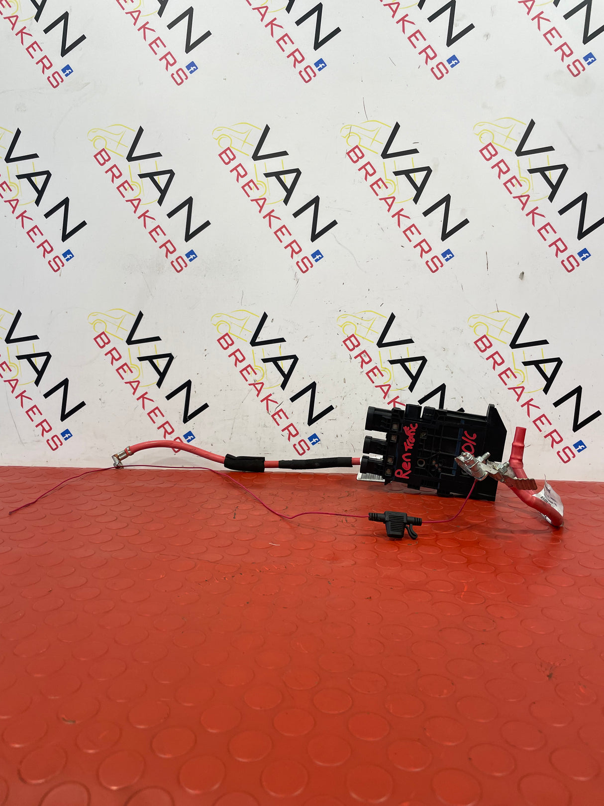 Vauxhall Vivaro/ Renault Trafic/Nissan NV300 BATTERY FUSE BOX 2015-2019 1.6L P/N 243501820R