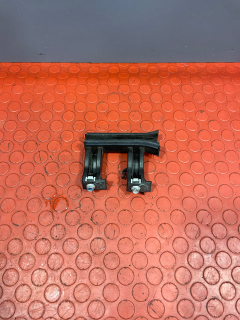 Citroen Berlingo/Peugeot Partner FRONT DOOR GLASS HOLDER RUNNER DRIVER'S SIDE O/S 2008-2018 P/N 9303T0