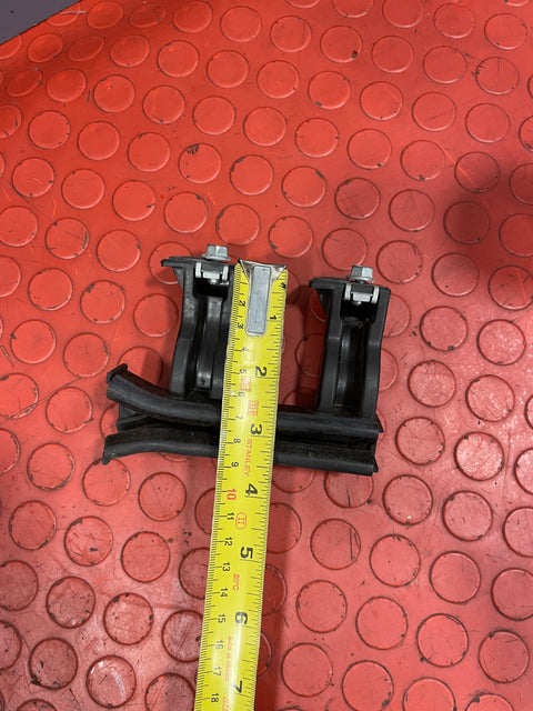 Citroen Berlingo/Peugeot Partner FRONT DOOR GLASS HOLDER RUNNER DRIVER'S SIDE O/S 2008-2018 P/N 9303T0