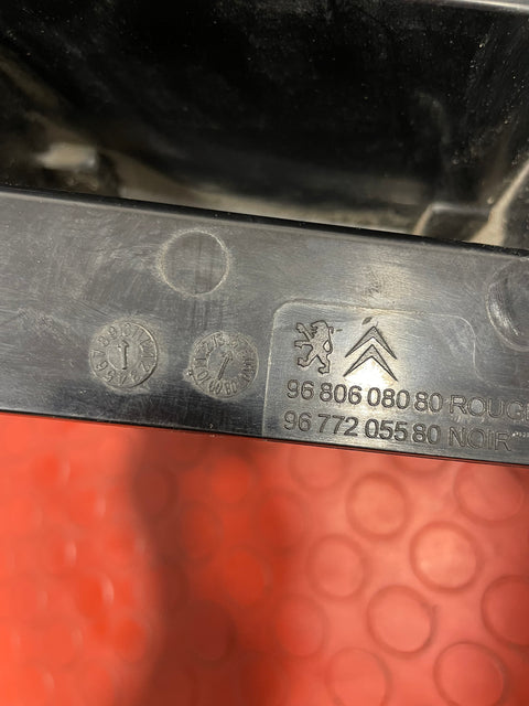 Citroen Berlingo/Peugeot Partner TAILLIGHT (Damage Lower Mounting Point) Passenger's Side 2008-2017 P/N 9680608080 - 1