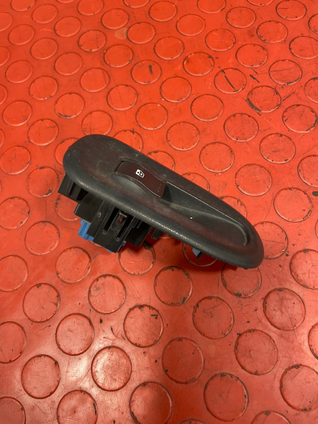 Renault Master/Vauxhall Movano/Nissan NV400 WINDOW SWITCH Passenger's Side 2.3 MK3 P/N 8200548968