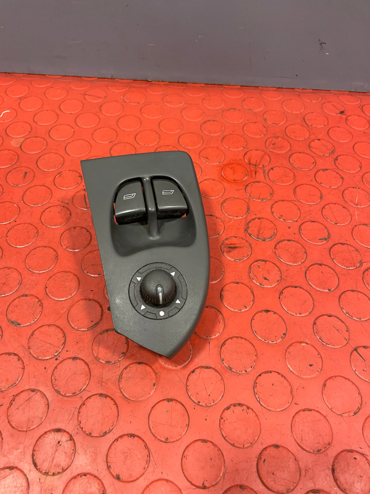 Citroen Relay/Fiat Ducato/Peugeot Boxer WINDOW CONTROL SWITCH Driver's Side 2002-2006 P/N 735335417