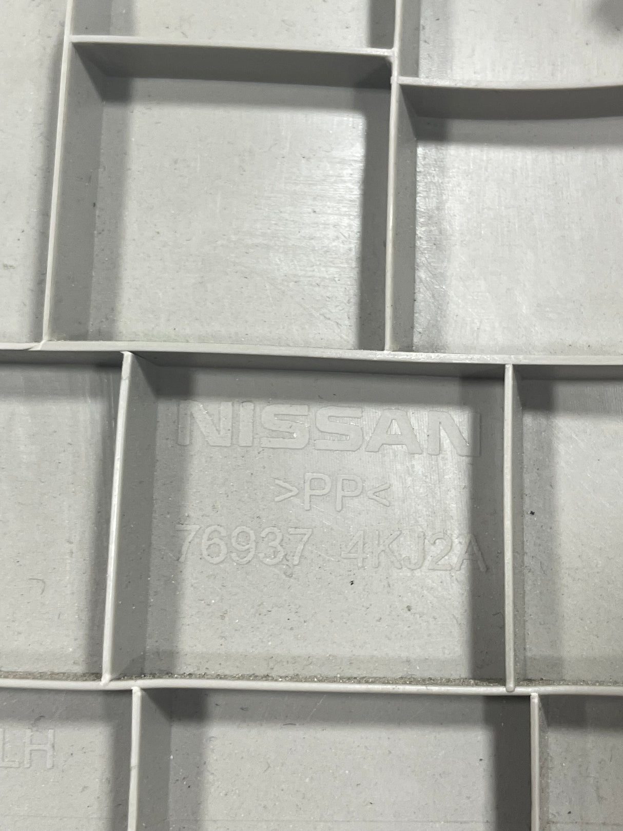 Nissan Navara P/S REAR PILLAR TRIM 2015-2024 P/N 769374KJ2A