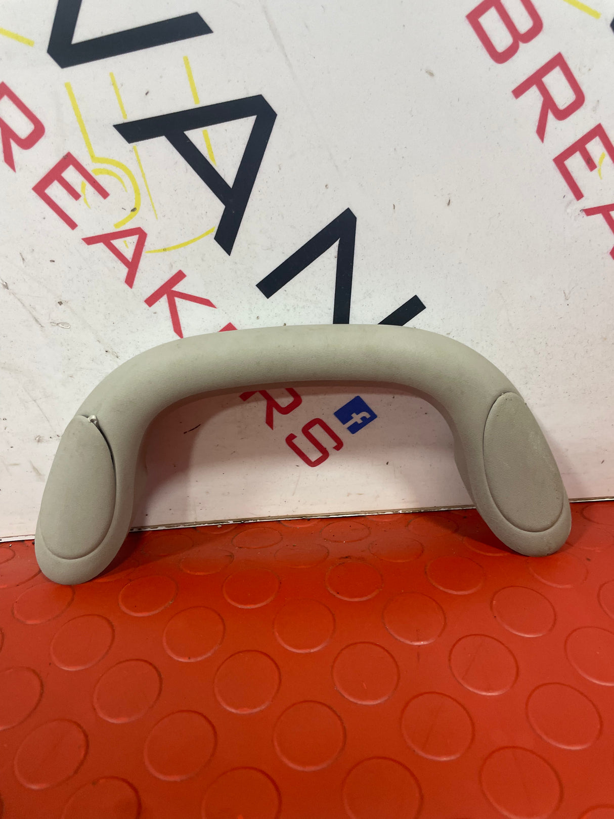 Nissan Navara FRONT INTERIOR ROOF GRAB HANDLE 2015-2024 P/N 739424KJ0B