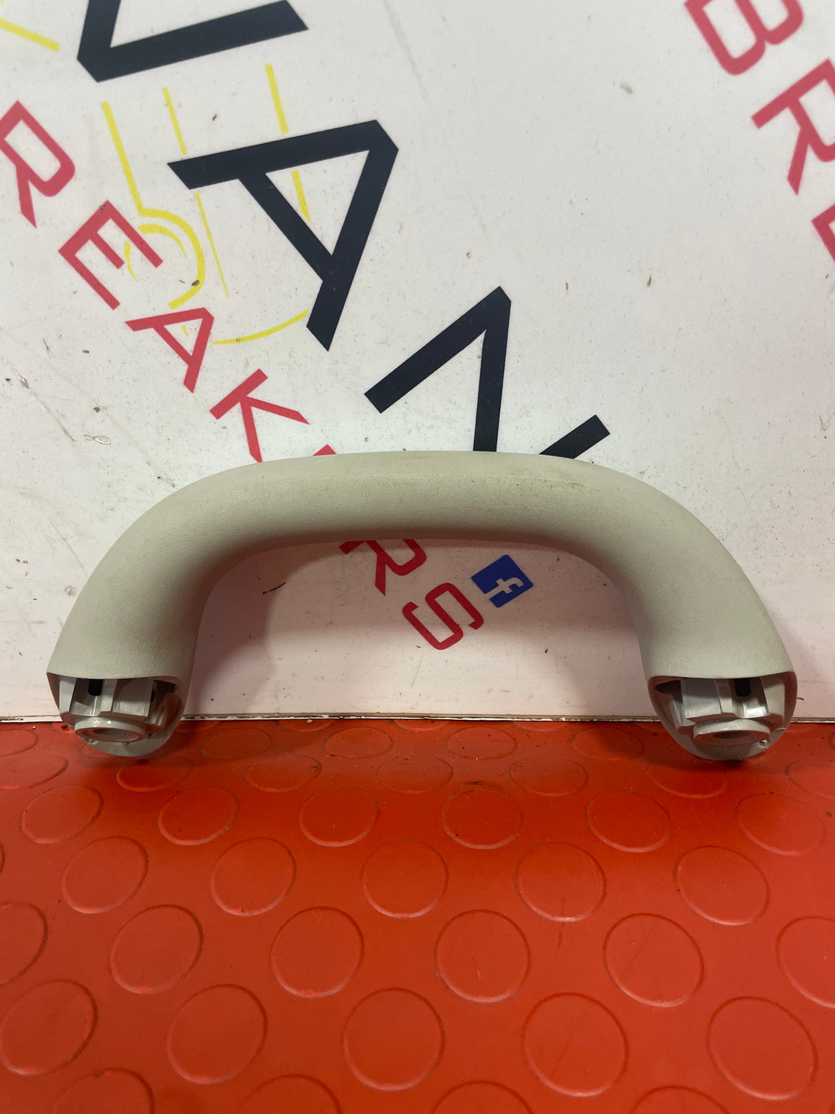 Nissan Navara FRONT INTERIOR ROOF GRAB HANDLE 2015-2024 P/N 739424KJ0B