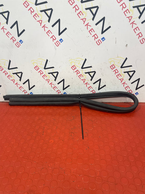 Citroen Berlingo/Peugeot Partner FRONT AIR INTAKE GRILL RUBBER SEAL 2008 >on P/N 9816782280