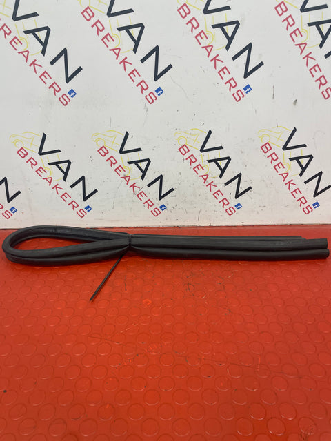 Citroen Berlingo/Peugeot Partner FRONT AIR INTAKE GRILL RUBBER SEAL 2008 >on P/N 9816782280