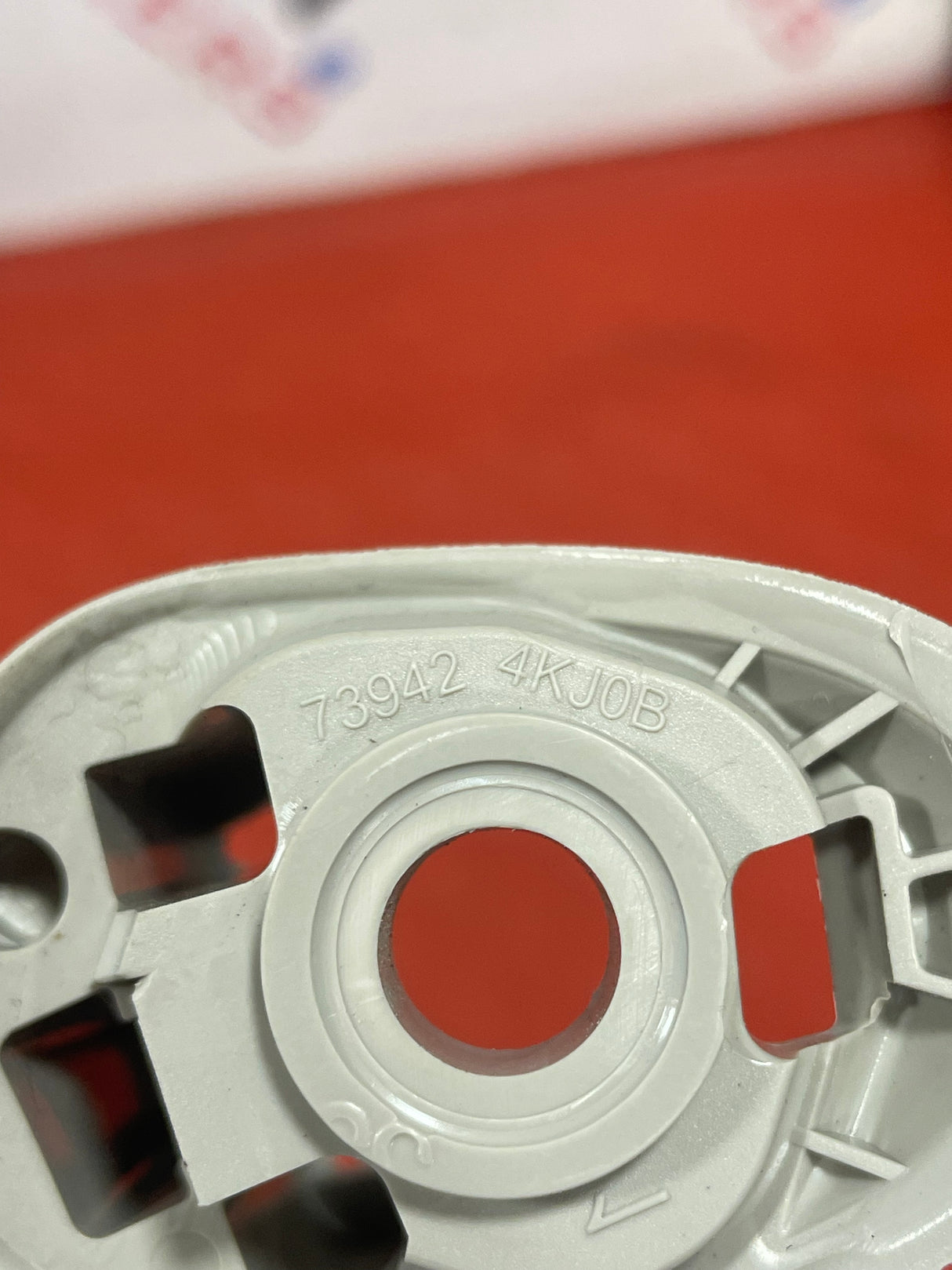 Nissan Navara FRONT ROOF PILLAR GRAB HANDLE 2015-2024 P/N 739424KJ0B