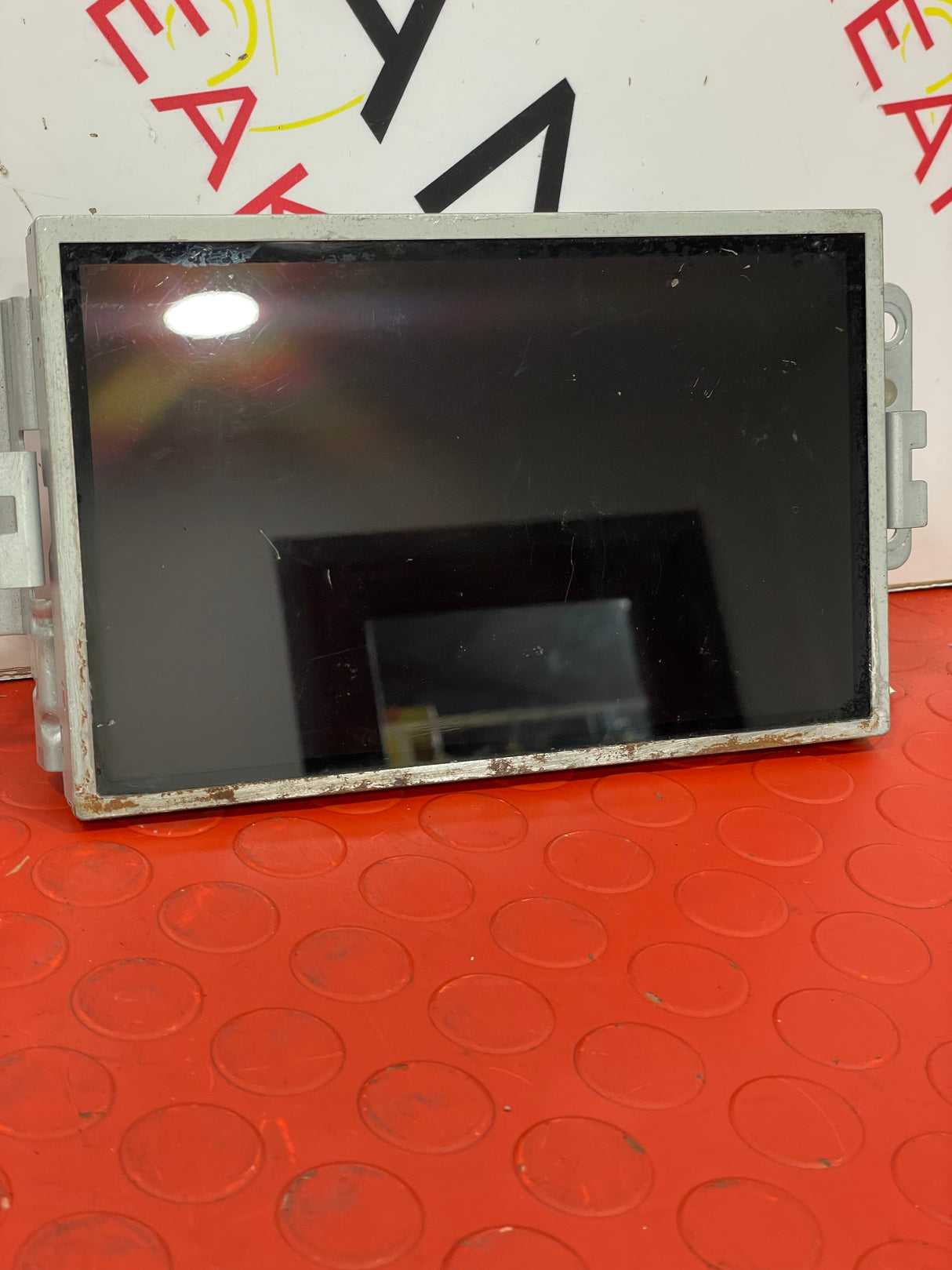 Ford Ranger GPS NAVIGATION CONTROL UNIT 2022 (SMALL MARK ON SCREEN. SEE PICTURES) RADIO P/N MB3T14G370MGC