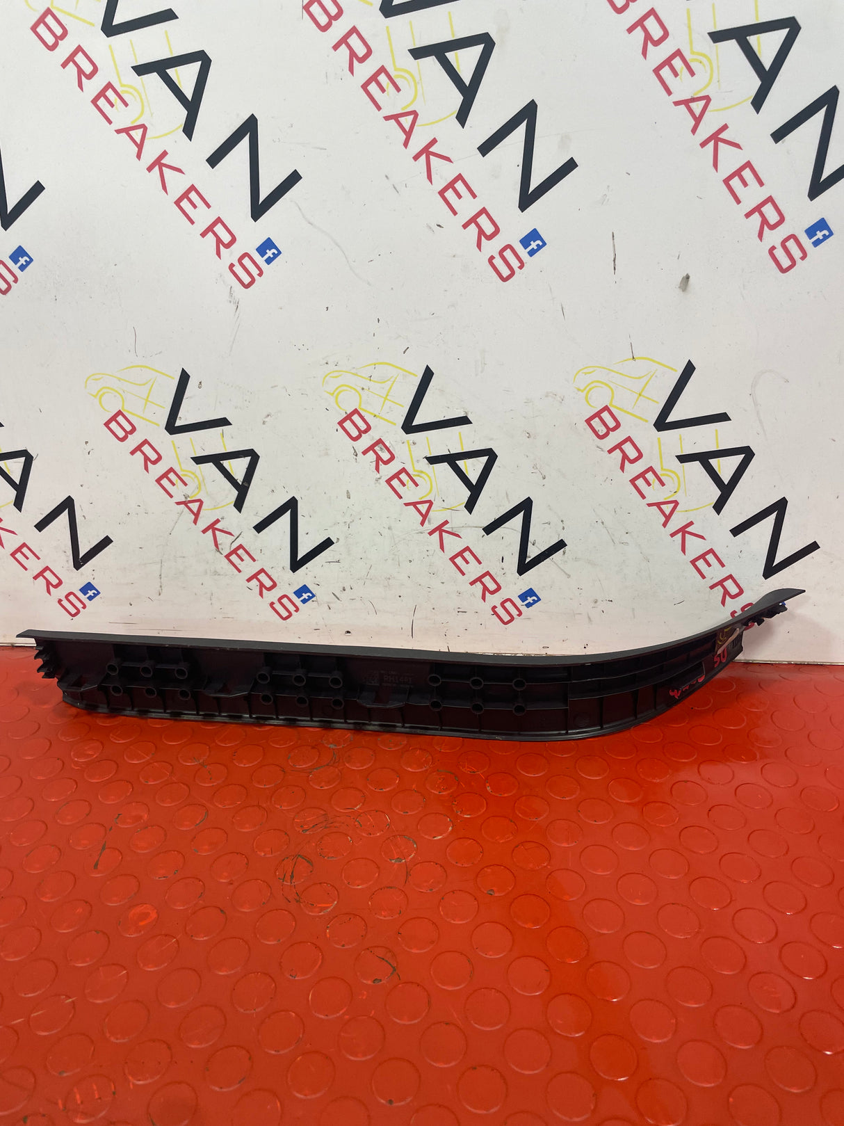 Nissan Navara D/S REAR KICK PLATE PANEL TRIM 2015-2024 P/N 769B64KJ1A