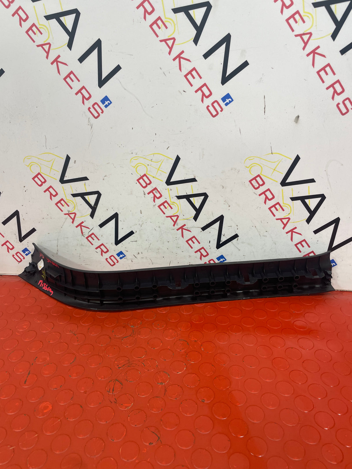 Nissan Navara D/S REAR KICK PLATE PANEL TRIM 2015-2024 P/N 769B64KJ1A