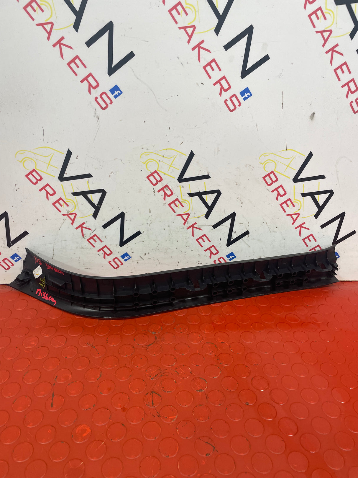 Nissan Navara D/S REAR KICK PLATE PANEL TRIM 2015-2024 P/N 769B64KJ1A