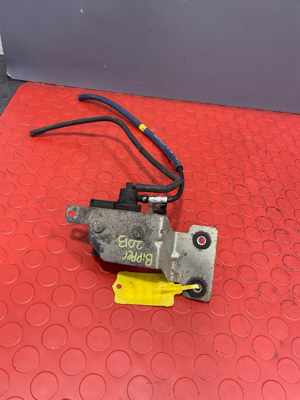 Fiat Doblo/Peugeot Bipper TURBO PRESSURE SOLENOID AND BRACKET 2013 P/N 55228986