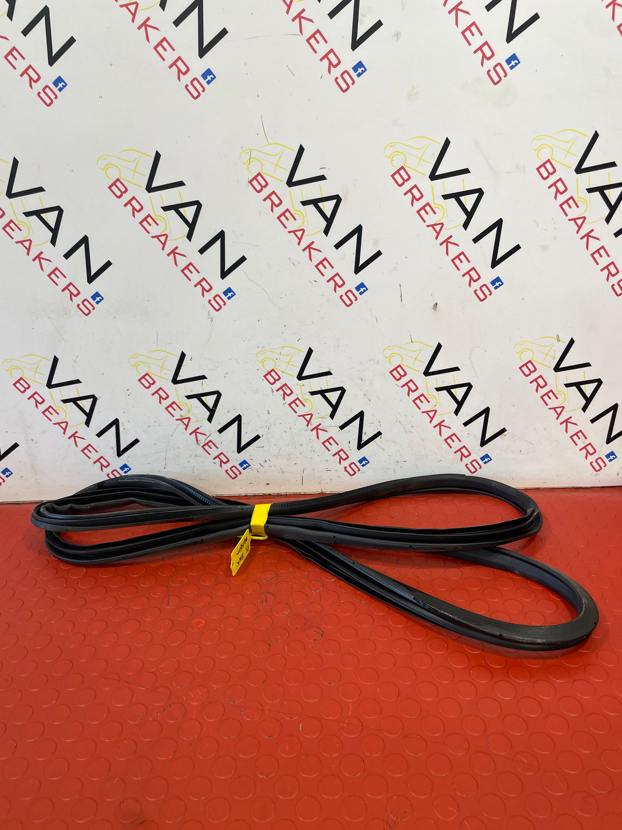 Nissan Navara P/S REAR DOOR RUBBER SEALS P/N 769244JG0A