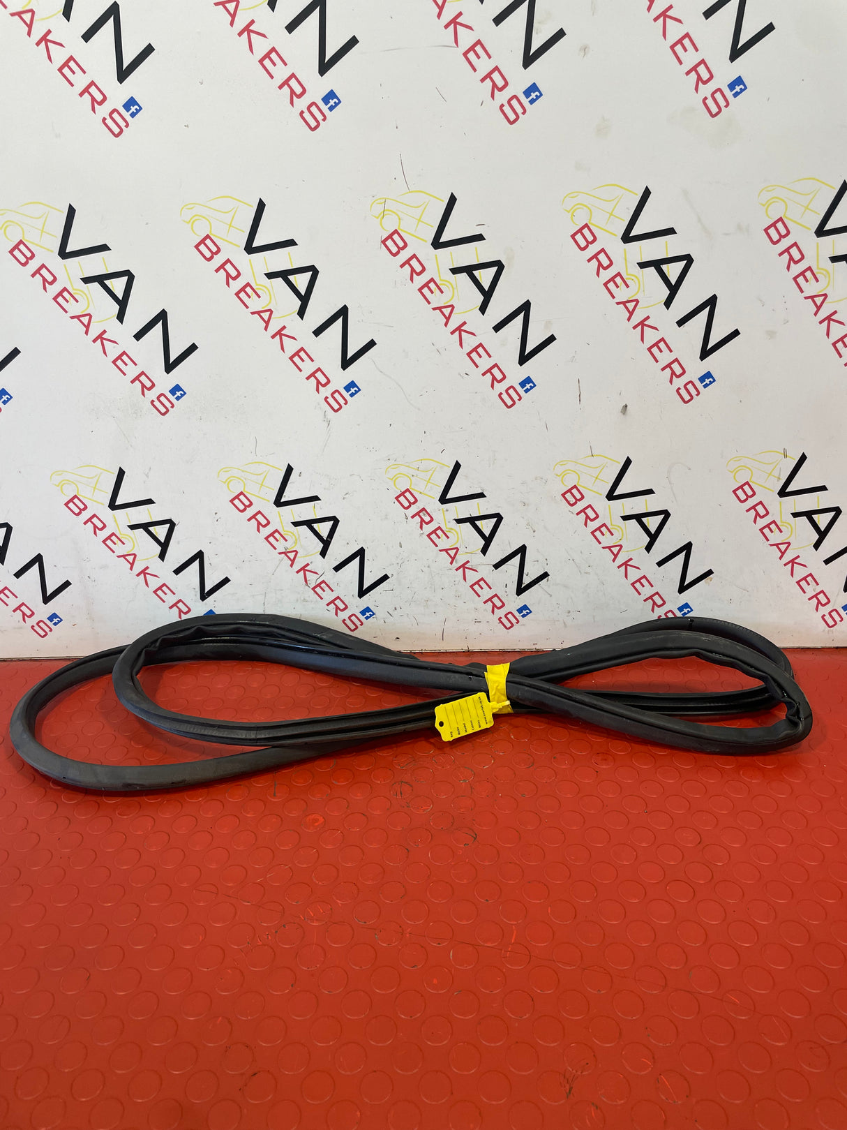 Nissan Navara P/S FRONT DOOR RUBBER SEAL 2015-2024 P/N 823314JG1B