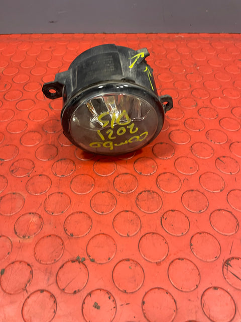 Citroen Berlingo/Peugeot Partner/Vauxhall Combo/Toyota Proace City FOG LIGHT HOUSING ONLY (damage one mounting point)(fits both sides) 2019-2024 P/N 9837817180 / 89211690