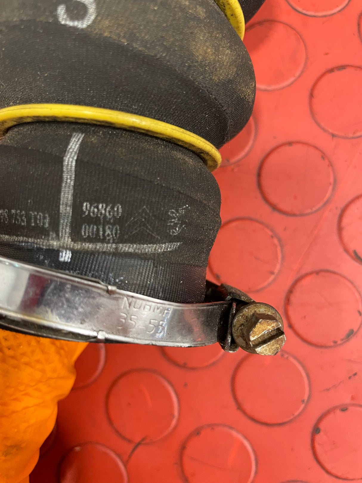 Citroen Dispatch/Peugeot Expert INTERCOOLER HOSE / TURBO HOSE 1.6 2015 P/N 98733T01 / 9686000180