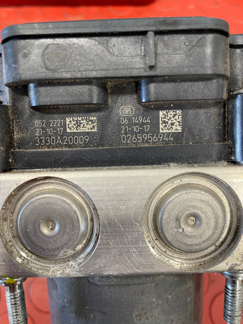 Citroen Berlingo/Peugeot Partner/Vauxhall Combo/Toyota Proace City ABS PUMP / BRAKE CONTROL MODULE w/ Bracket 2019-2024 P/N 9827551180 /  3330A20009 / 0265956944 / 9845052680