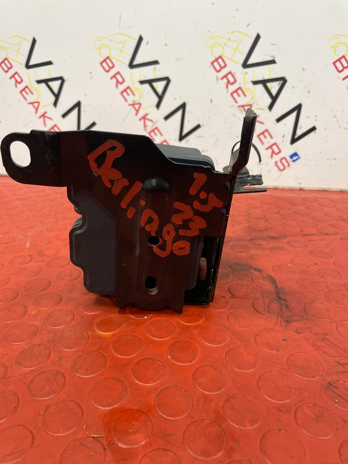 Citroen Berlingo Peugeot Partner ABS PUMP, CONTROL UNIT AND BRACKET 1.5 2019-2023 P/N 0265956944