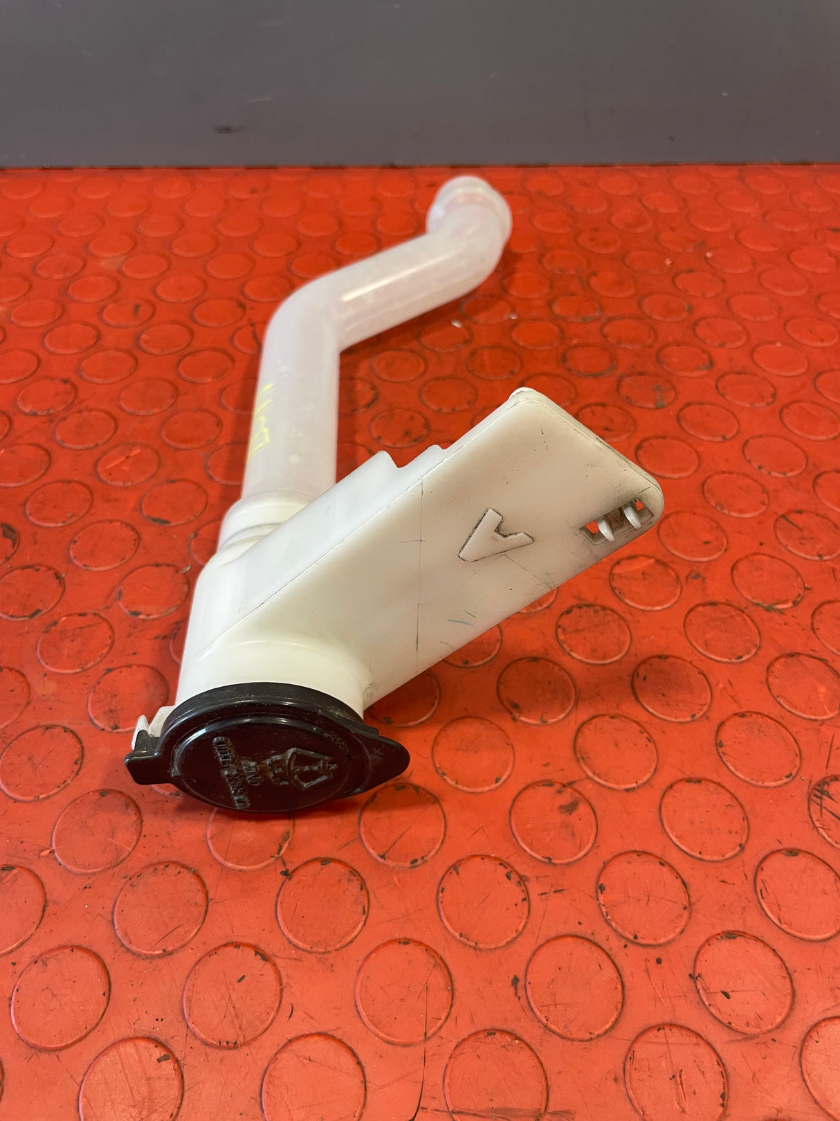 Toyota Hilux WASHER BOTTLE NECK 2016-2023 R/N WAS50 / 09T23A