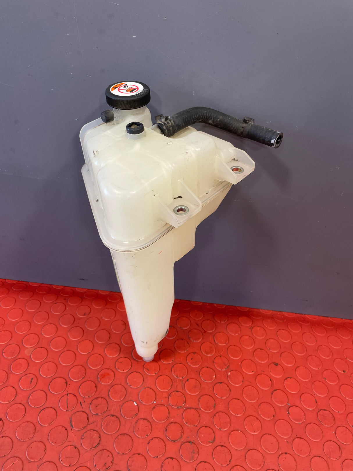 Toyota Hilux COOLANT RESERVOIR/EXPANSION BOTTLE 2016-2023 P/N 166400E010